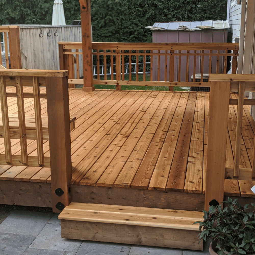 Cedar Deck with Cedar Step